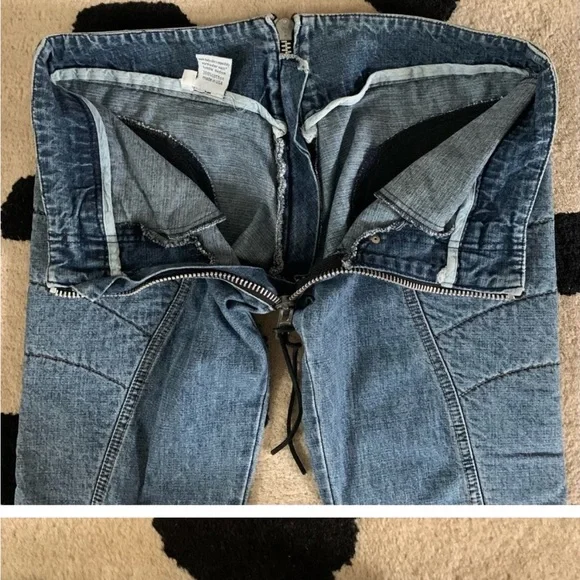 ISO These Rufskin zipper jeans!! Please message me if you have